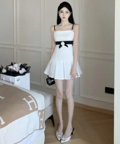 Small fragrance contrast pleated strap bandeau slim dress | 8028 - Image 4